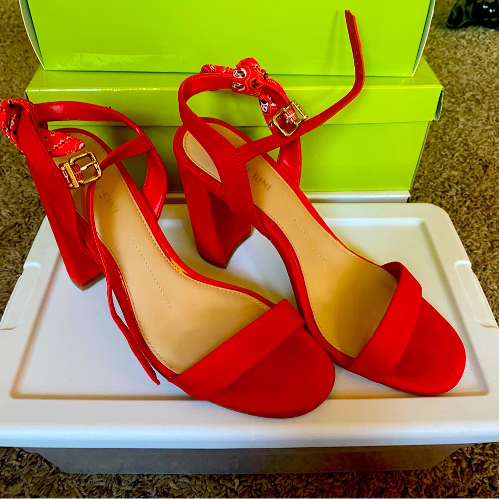 Ravishing Red, Gianni Bini, 7.5